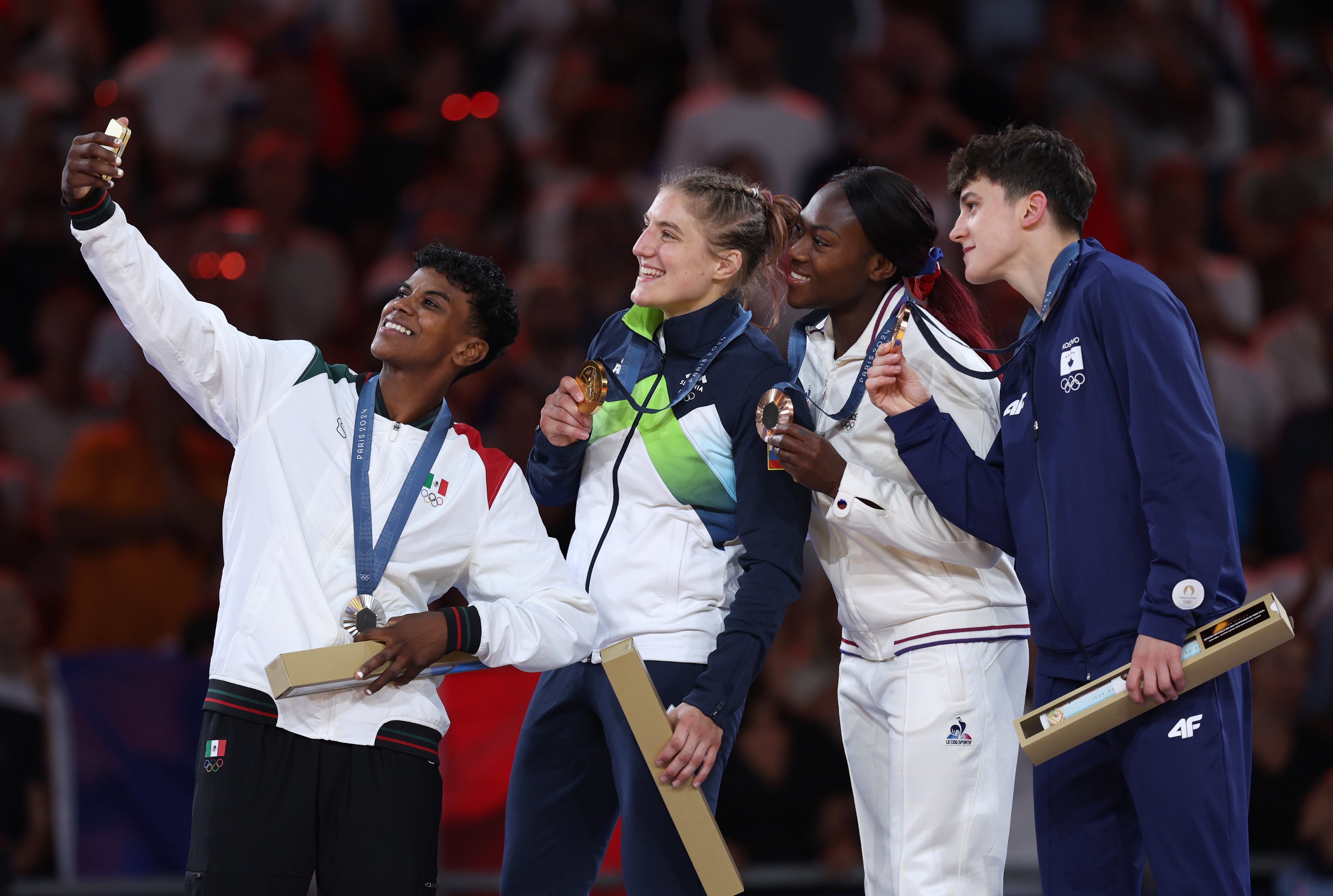 Colocan medalla de plata a Prisca Awiti