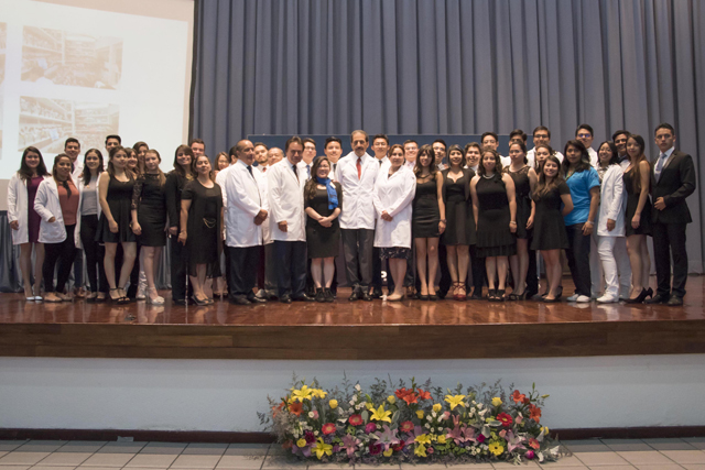 En  Medicina BUAP se trasciende a la  responsabilidad social: Esparza Ortiz