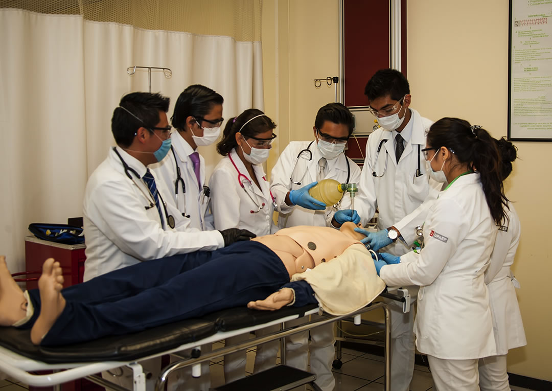 UPAEP retira médicos internos de hospitales ante contingencia