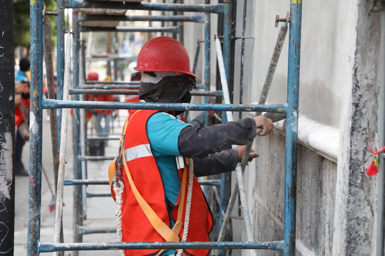 Ayuntamiento de Puebla da mantenimiento a imagen urbana del centro histórico