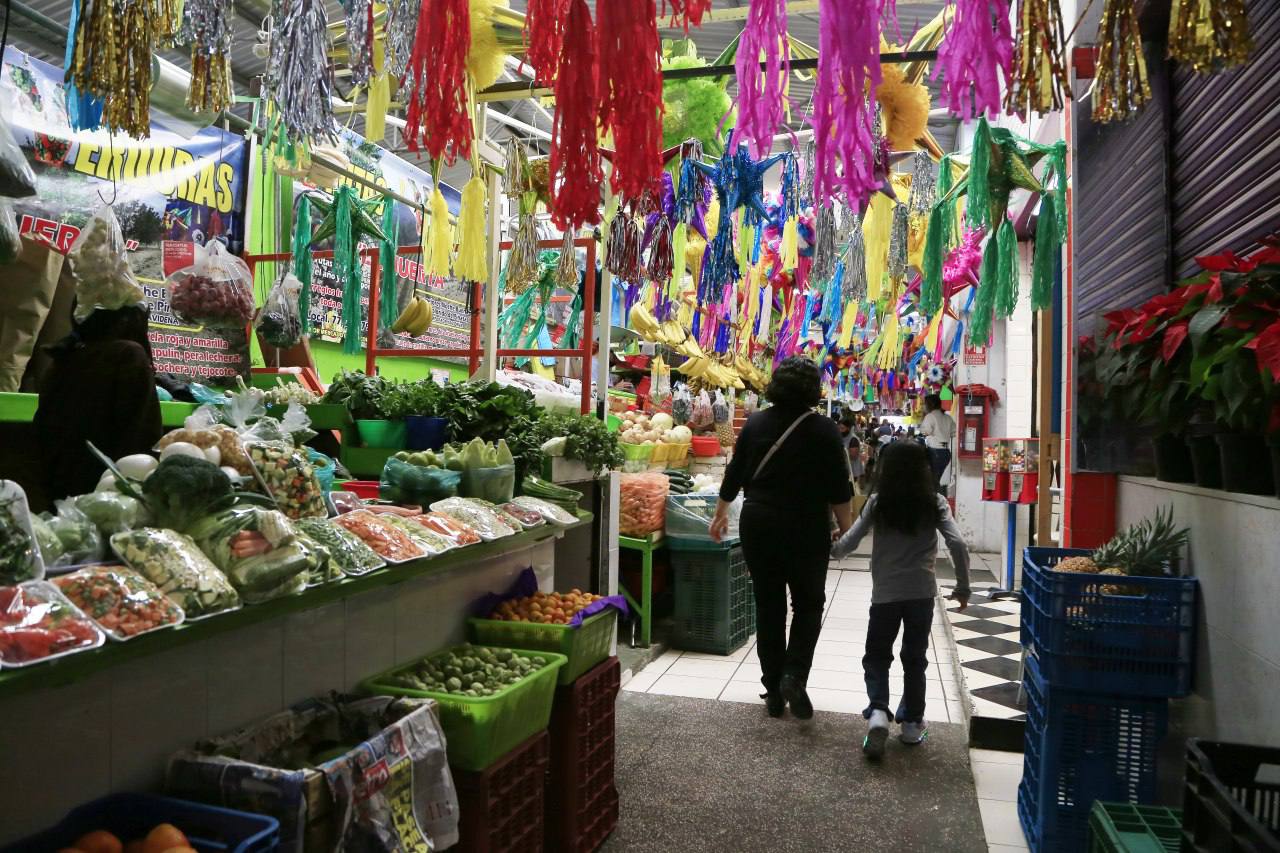 Ayuntamiento de Puebla promueve el programa Compra en tu Mercado Local