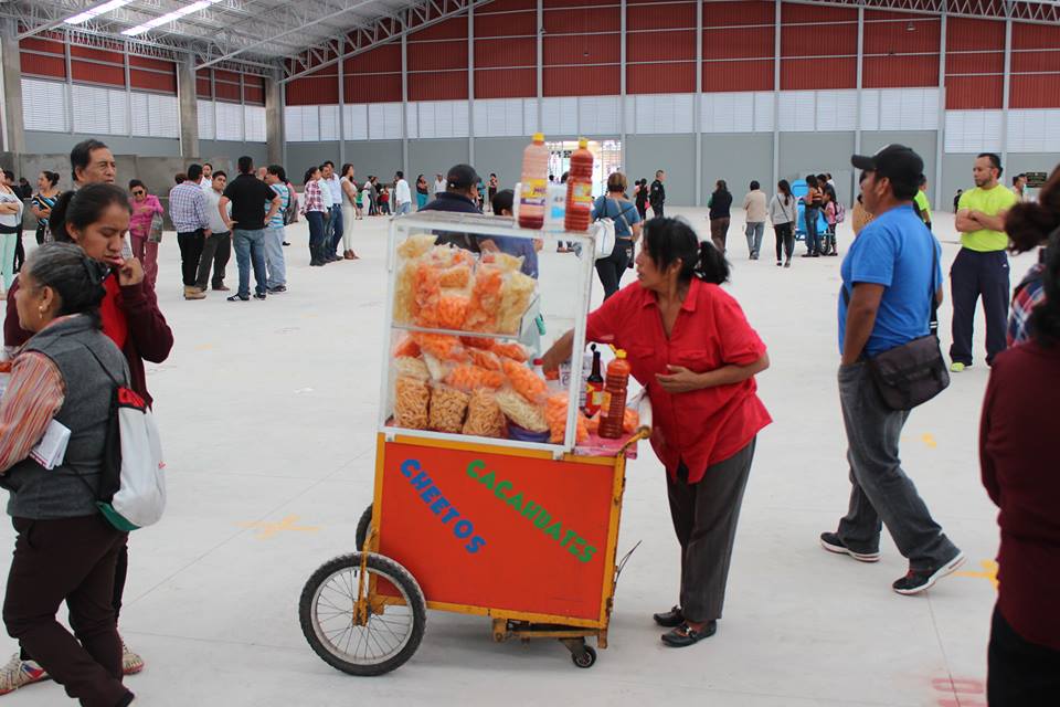 Ayuntamiento baja precios en nuevo mercado de Tehuacán