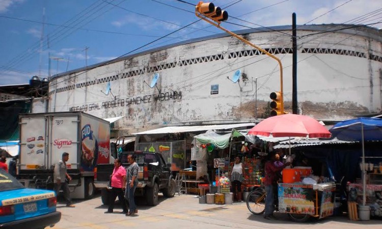 Locatarios piden la rehabilitación del mercado de Acatlán  