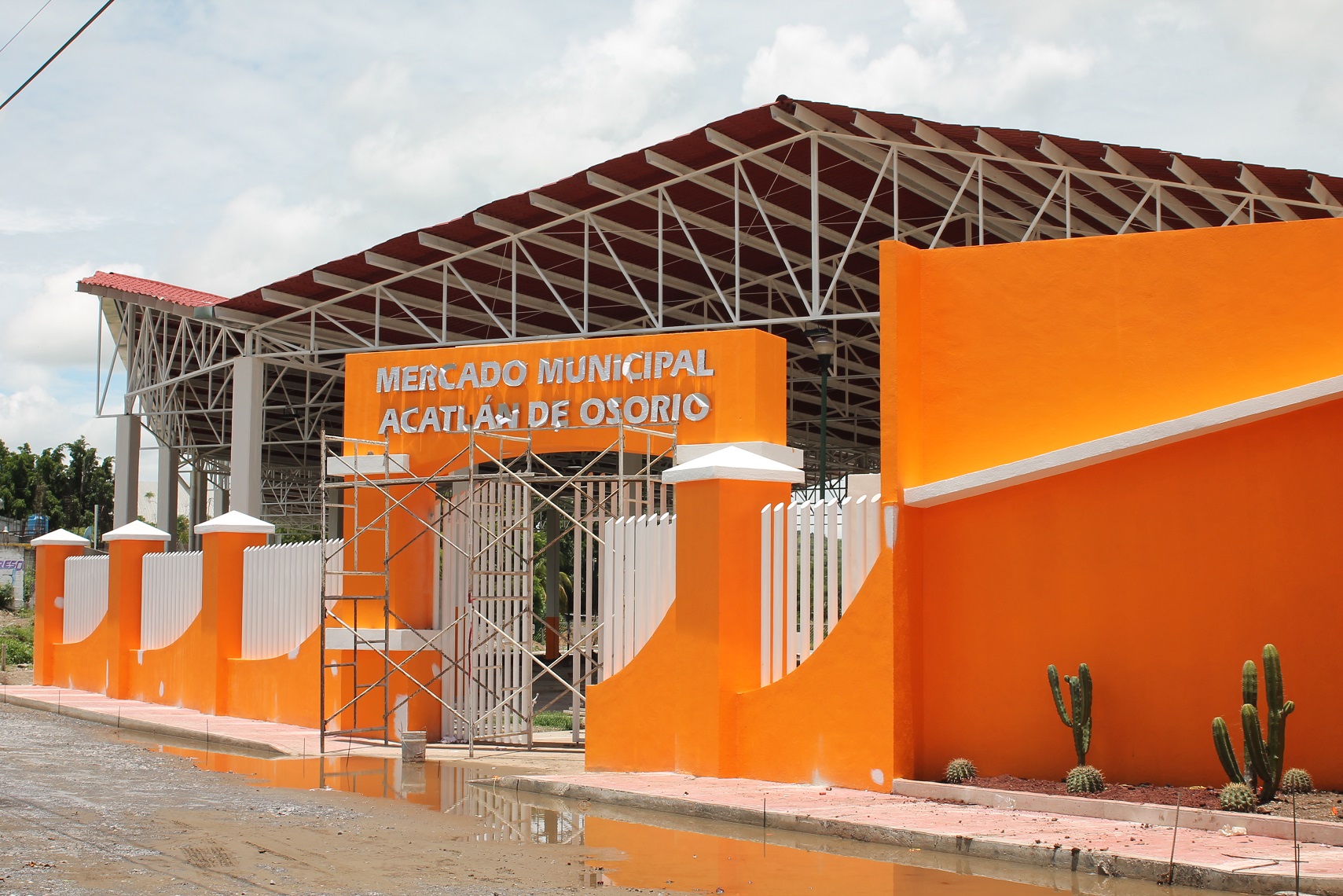 Reubicarán ambulantes de Acatlán en nuevo mercado municipal