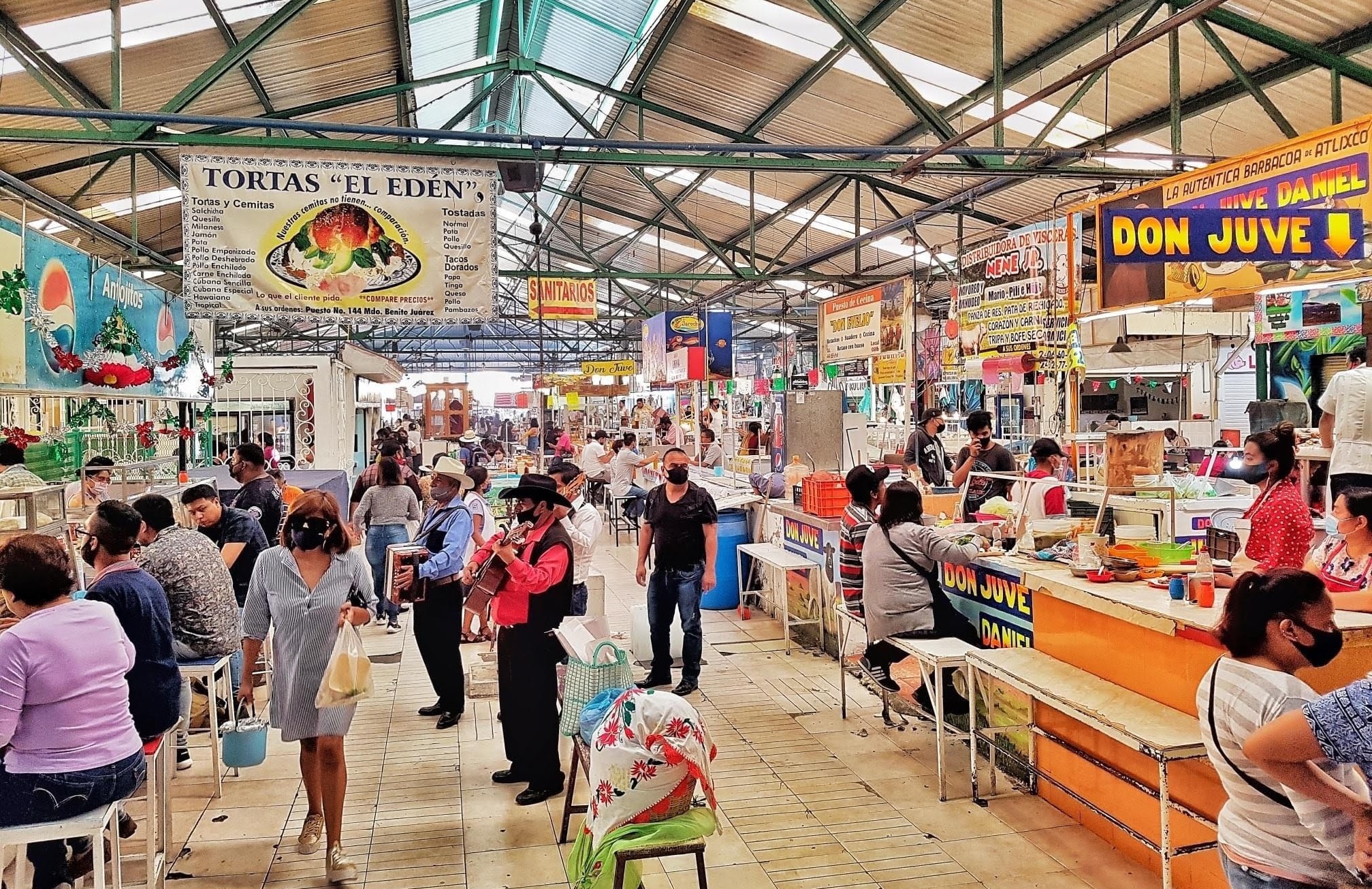 Piden locatarios del mercado turístico de Atlixco apoyar la economía local