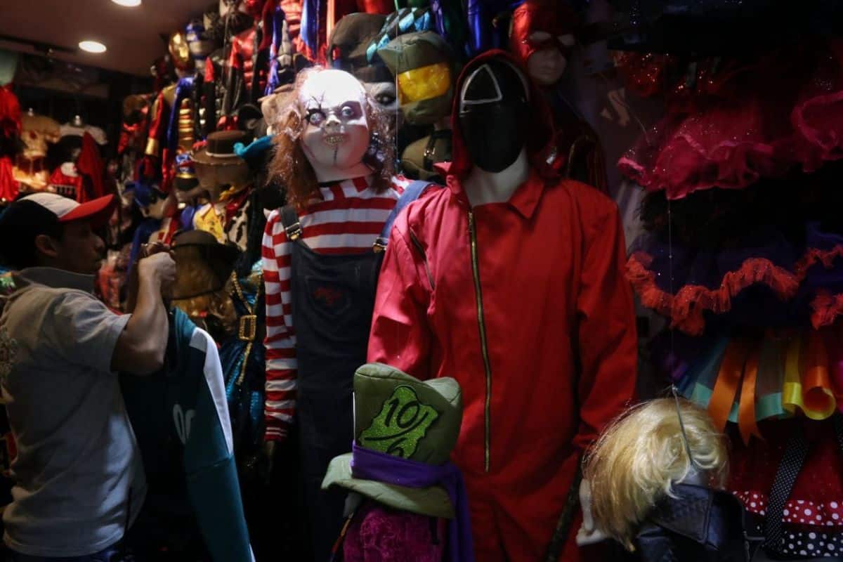 Disminuye hasta 60% venta de disfraces en Izúcar   