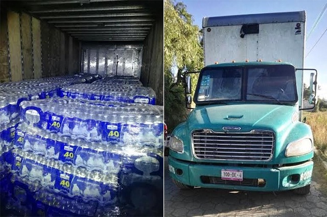 Recuperan en Cañada Morelos camión con mercancía por 120 mil pesos 