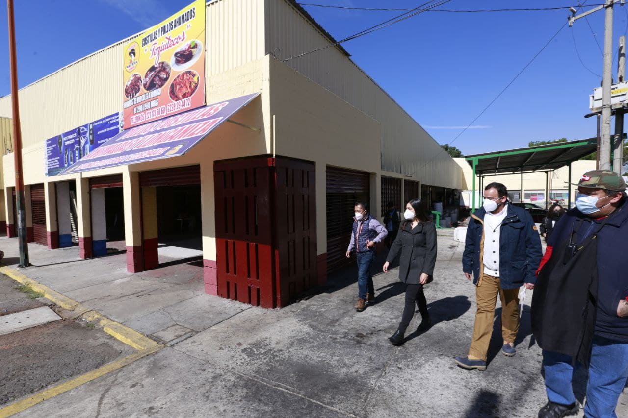 Ayuntamiento de Puebla avanza 69% en rehabilitación de 17 mercados