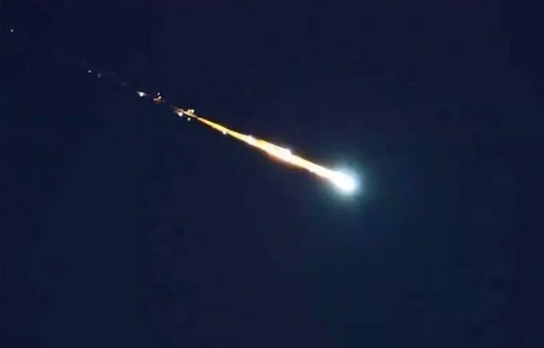 VIDEO Cae meteorito en Uruapan, Michoacán