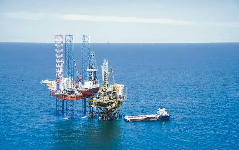 Descubren petróleo y gas en las costas del sur de México