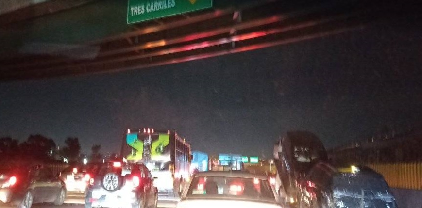 Circula con precaución en la México-Puebla por cierre de carriles