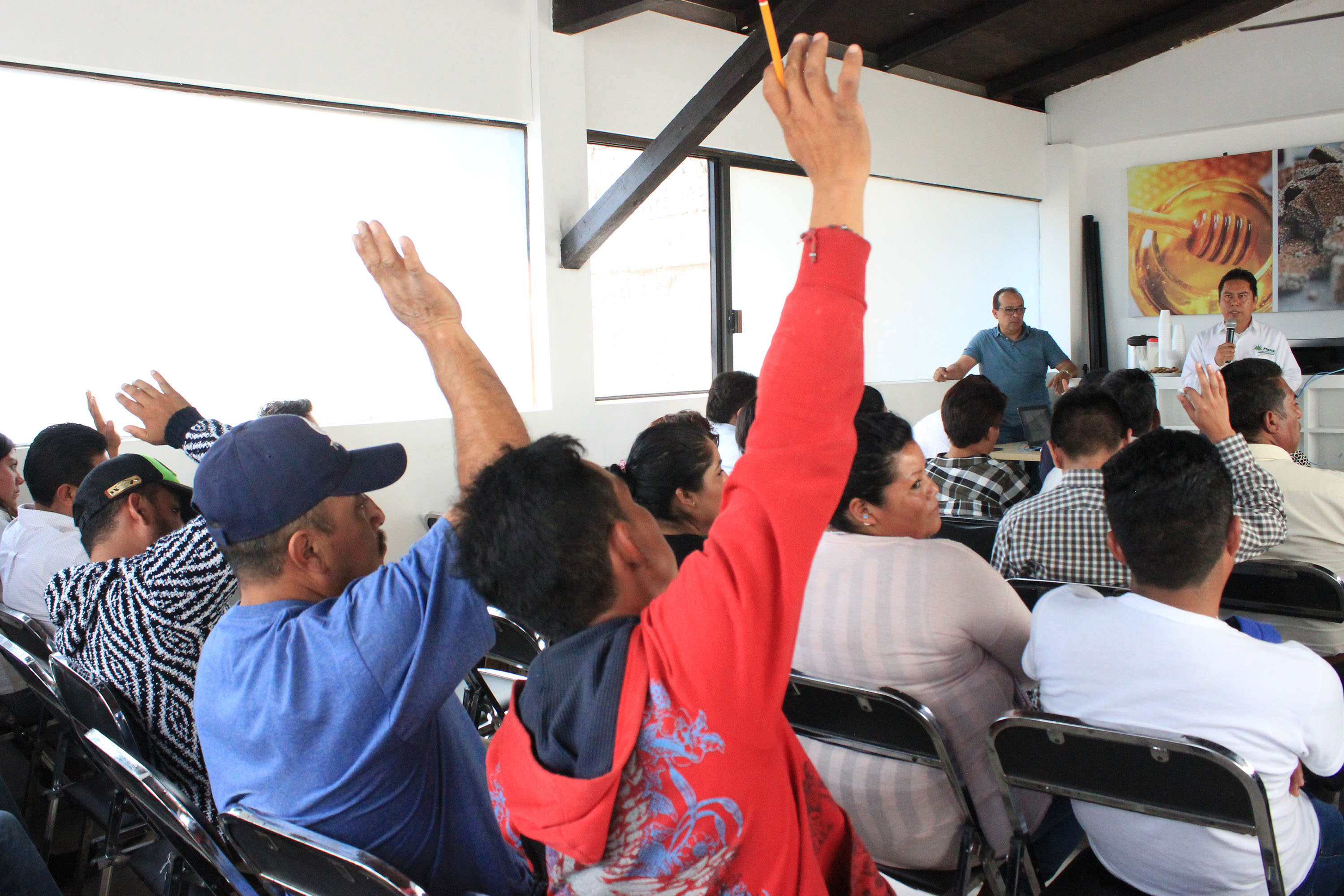 Apoya SDR capacitación para productores de mezcal en Puebla