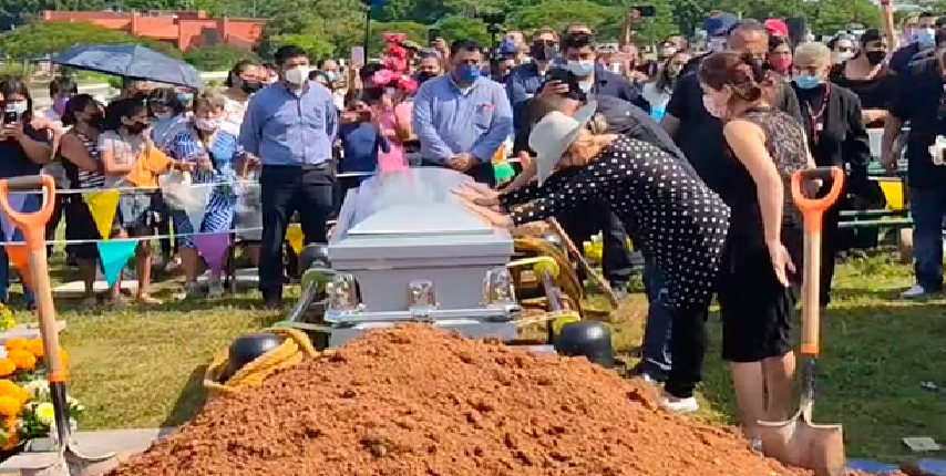 El entierro de Octavio Ocaña ocurrió en el recinto memorial de Villahermosa 