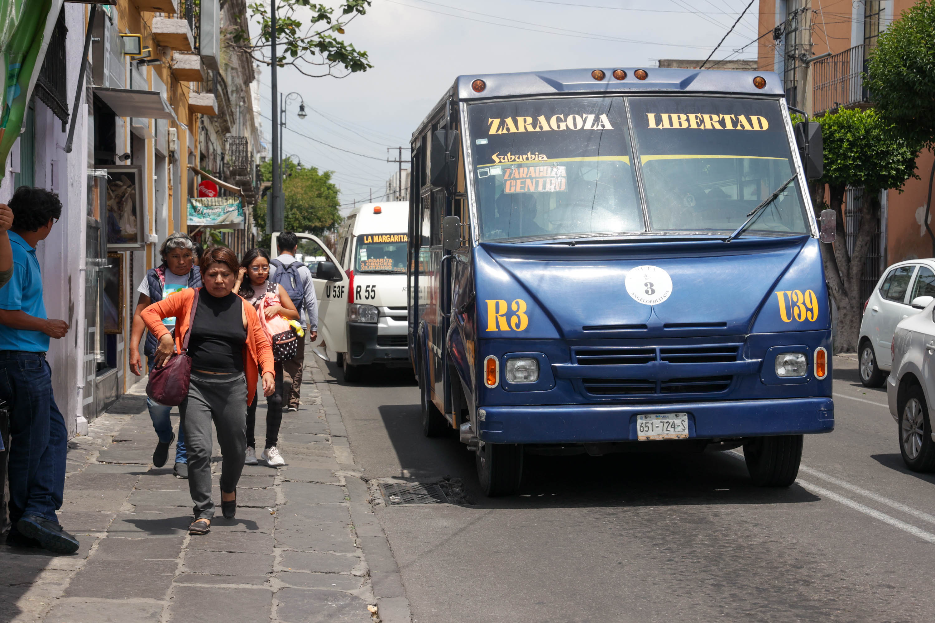 Céspedes seguirá análisis de alza del pasaje al transporte hasta el último día de gobierno