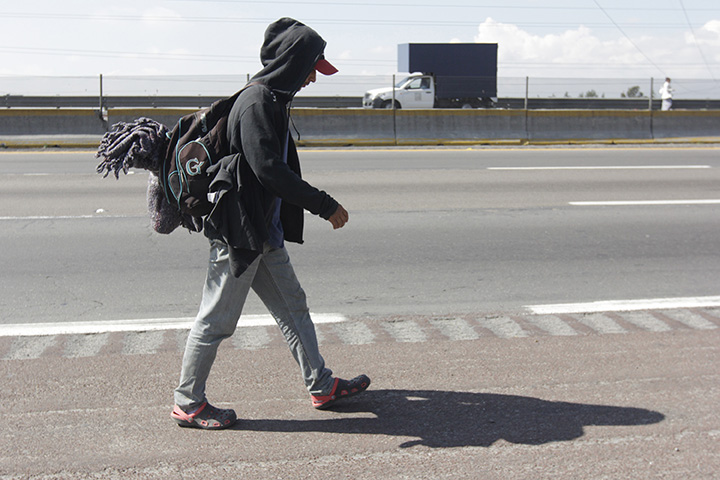 EU presenta programa para arrestar migrantes ilegales