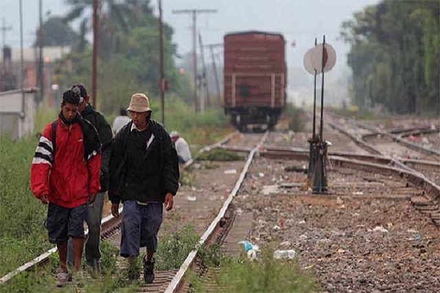Fingen ser migrantes para pedir limosna en Tlacotepec 