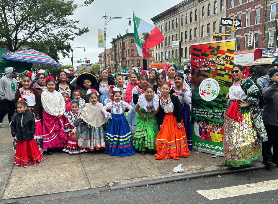 Migrantes celebran el 5 de Mayo con desfile en Nueva York y reiteran apoyo a Sheinbaum y Armenta