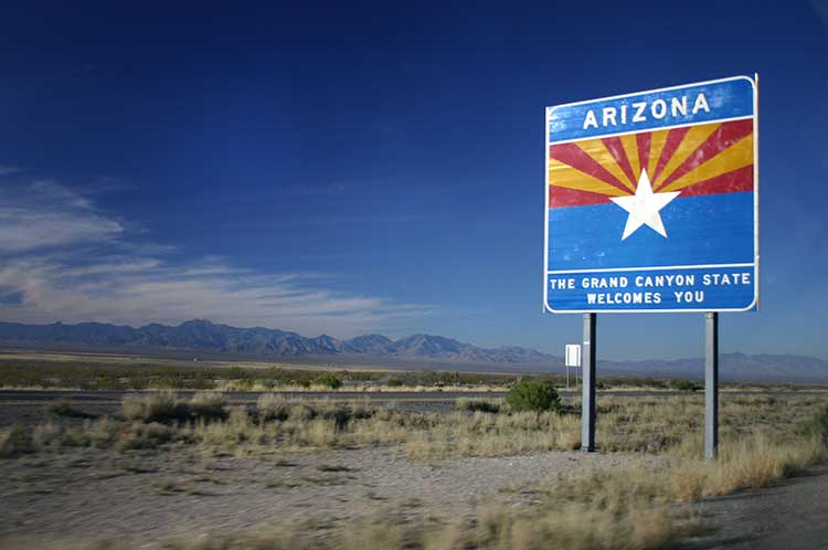 Dreamers podrán tramitar licencias de conducir en Arizona