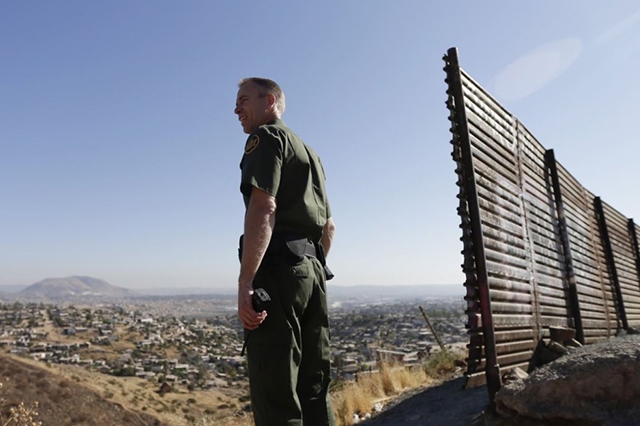 Suman 8 izucarenses detenidos en Estados Unidos al cruzar la frontera