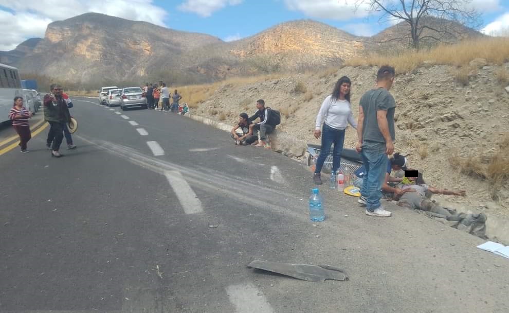 Vivos o muertos: familias buscan a sus migrantes tras accidente en la Cuacnopalan-Oaxaca