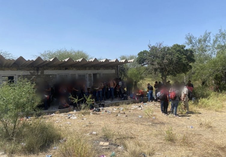 Abandonan a 162 migrantes sin alimento y agua en Tamaulipas