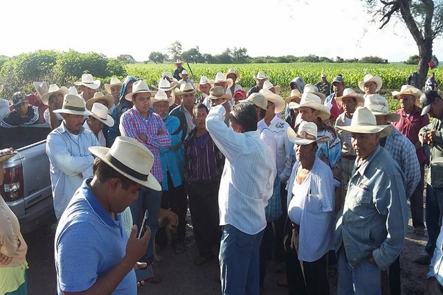 Antorchistas cierran mina de yeso en Coayuca; exigen pago por uso de suelo