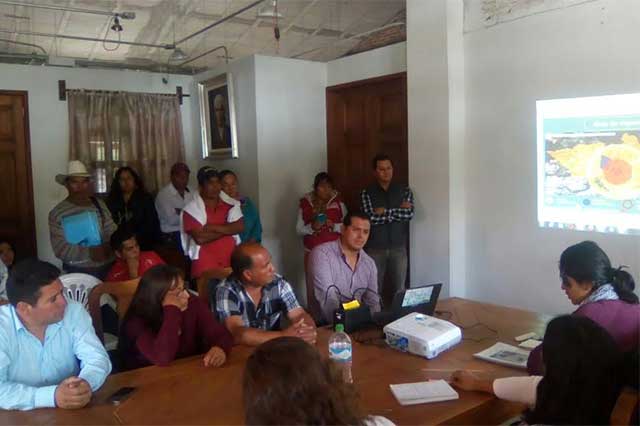 Rechaza edil de Ixtacamaxtitlán que minera pague obras en el municipio