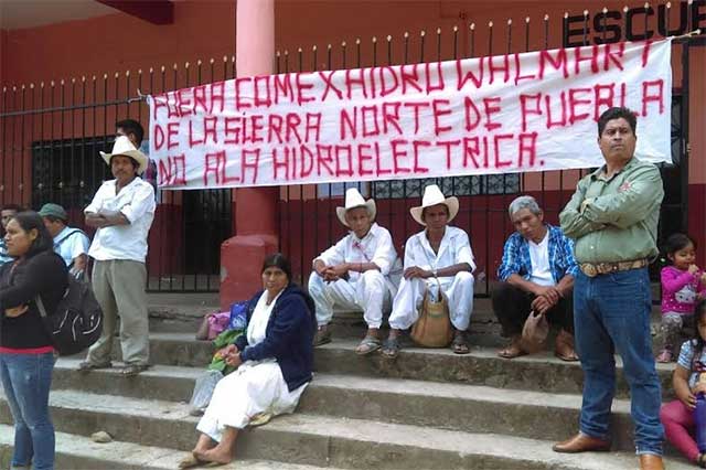 Totonakus de 8 municipios de Puebla se unen contra megaproyectos