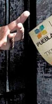 Ministeriales torturan a sujeto en Tehuacán para culparlo de delito