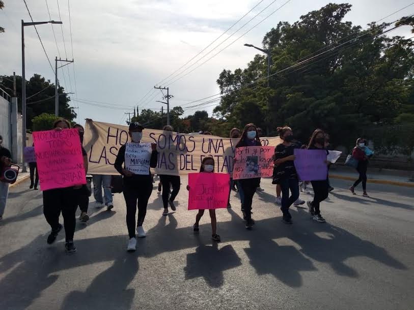 Marchan en Ajalpan, exigen justicia por el feminicidio de Miriam