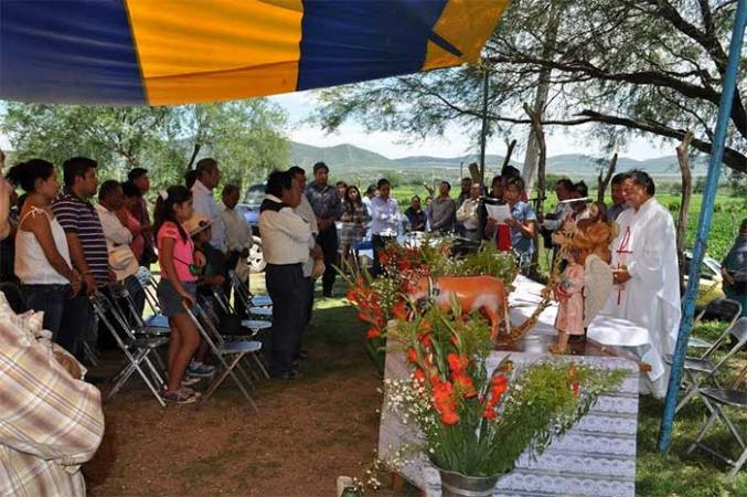 Campesinos poblanos preparan festejos para San Isidro Labrador