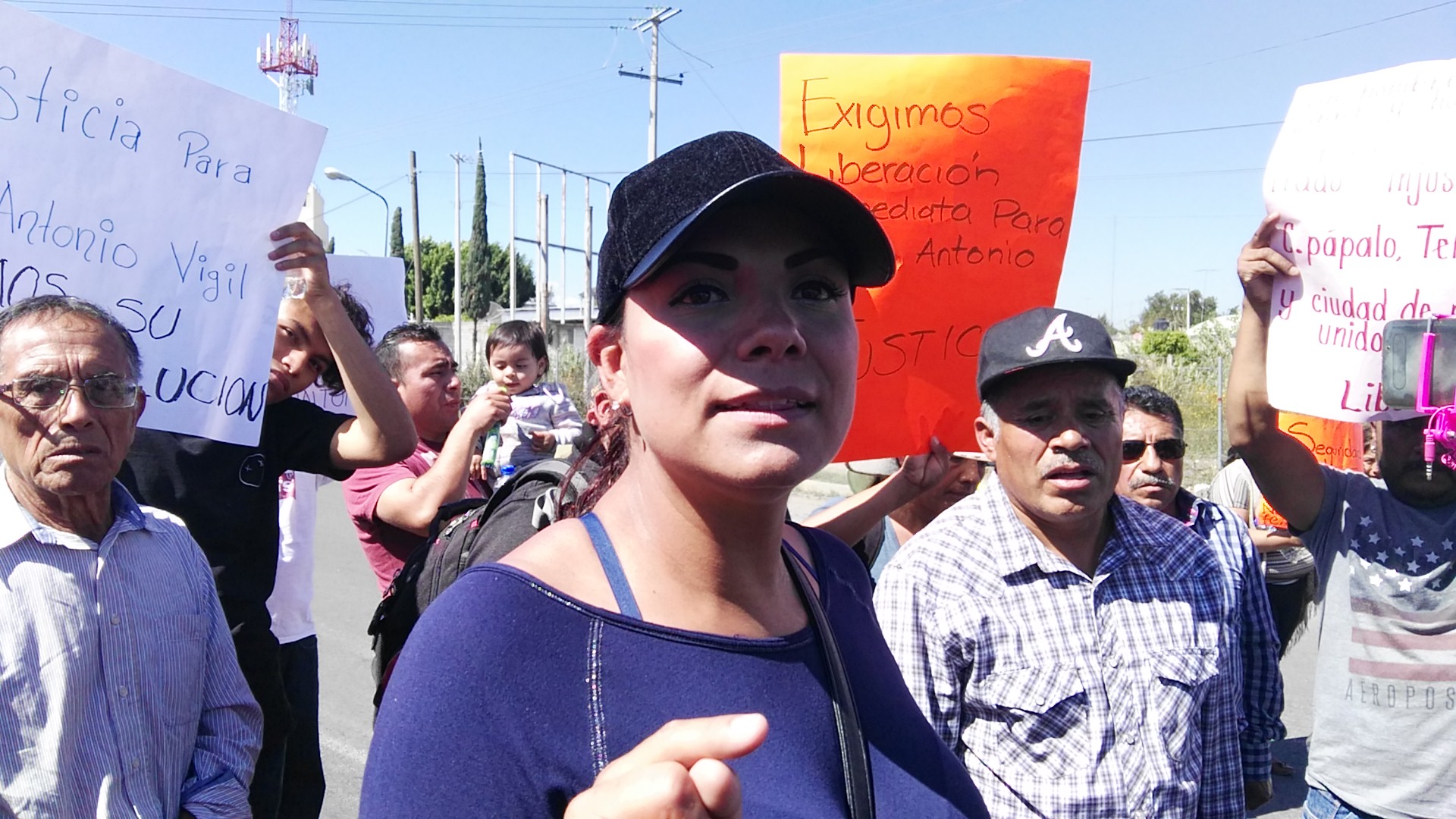 VIDEO Lo quieren inculpar; bloquean accesos a Tehuacán