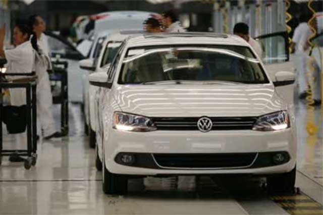 Adelanta VW paro de producción de Tiguan