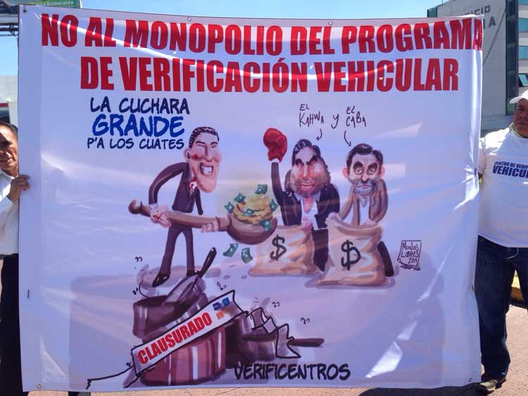 Inicia huelga de hambre dueña de centro de verificación en Teziutlán