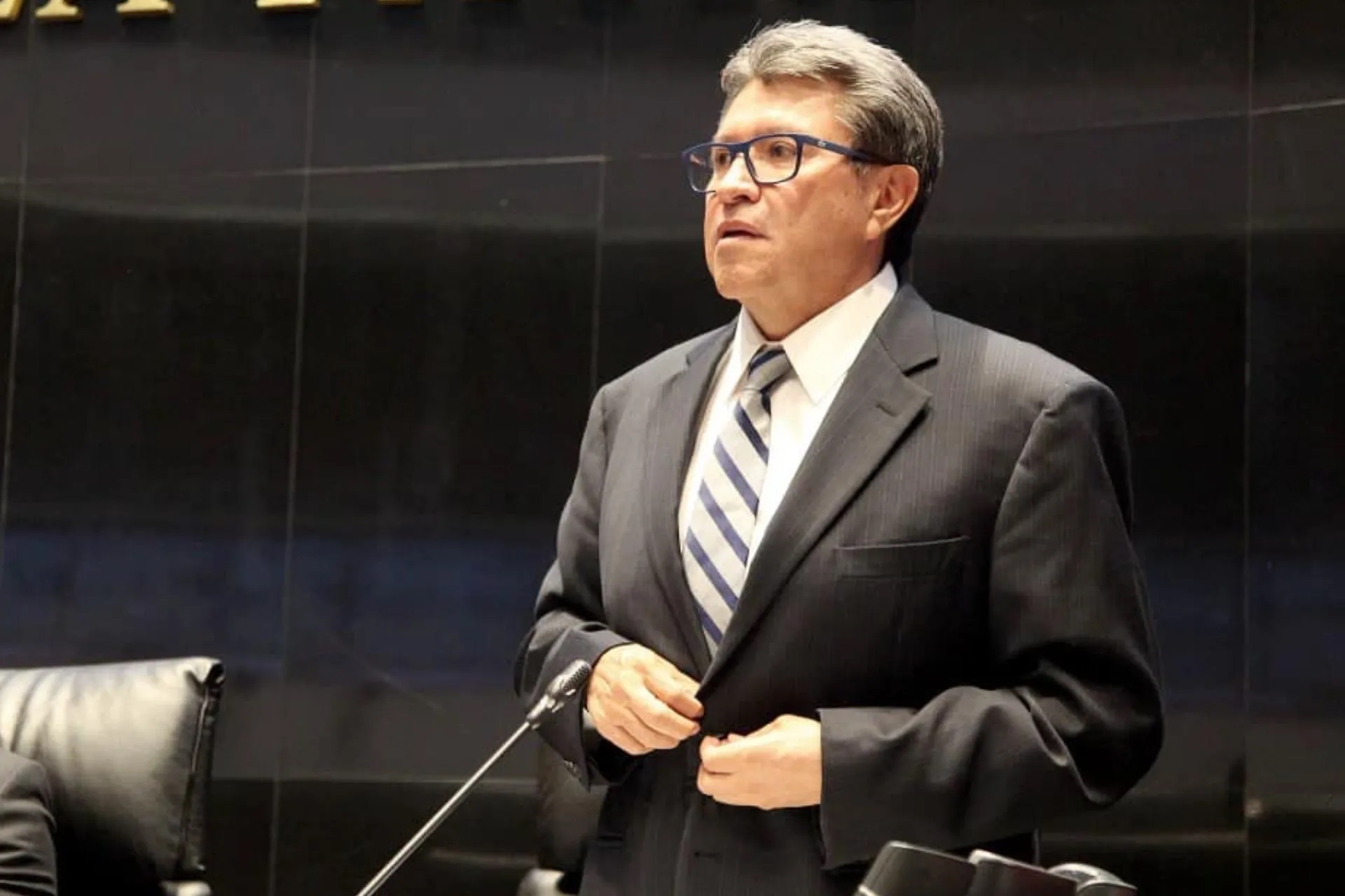 Ricardo Monreal ve periodo extraordinario para pendientes del Senado