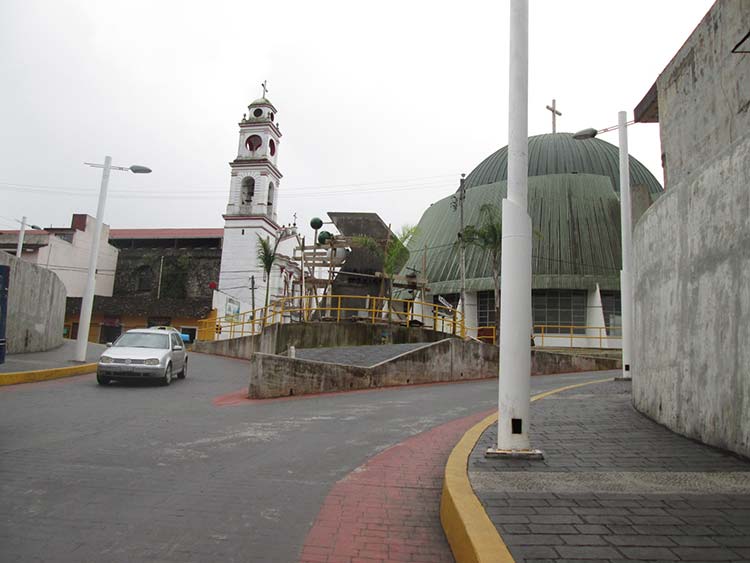 Clausura alcalde morenovallista monumento de EPN 