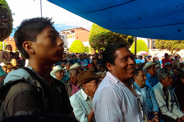 AMLO rechaza alianza con PRD y presenta a su candidato