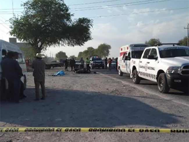 Muere motociclista al impactarse contra colectiva en la Tehuacán-Puebla
