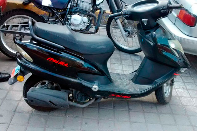 Una motocicleta varada lo delató ante la policía de Atlixco