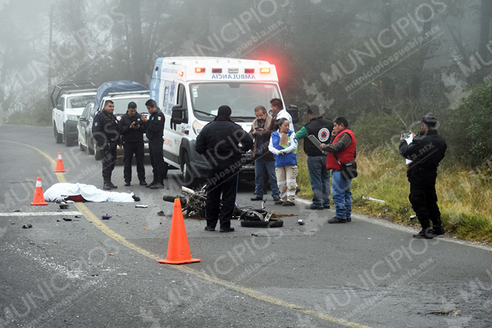 Vehículo embiste a motociclista en la Acuaco-Zacapoaxtla