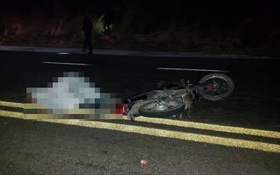 Muere motociclista tras un choque con camioneta en Izúcar