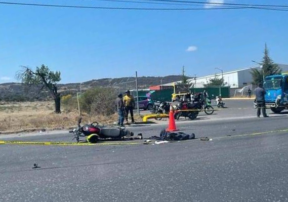 Grave, motociclista tras chocar en Acajete