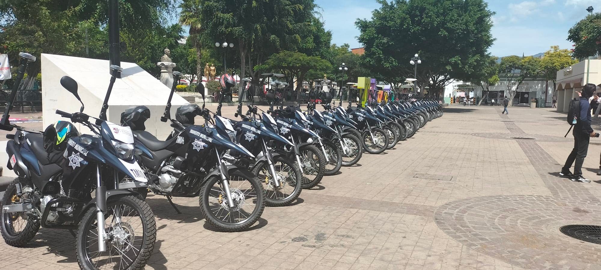 Patrullas nuevas siguen paradas por falta de placas y seguro en Tehuacán