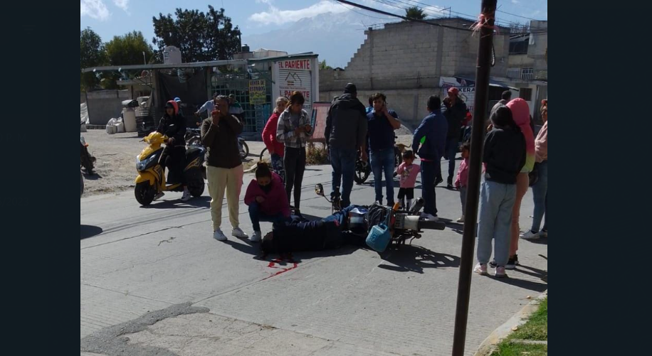 Hieren de gravedad a motociclista durante balacera en Texmelucan