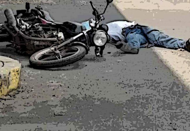 Motociclista ebrio se mata tras fuerte accidente en la Izúcar-Atlixco