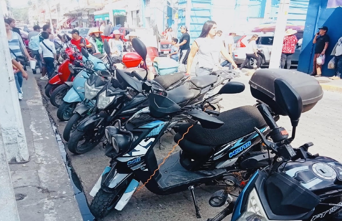 Se quejan de motociclistas en Atlixco por el uso de espacios públicos