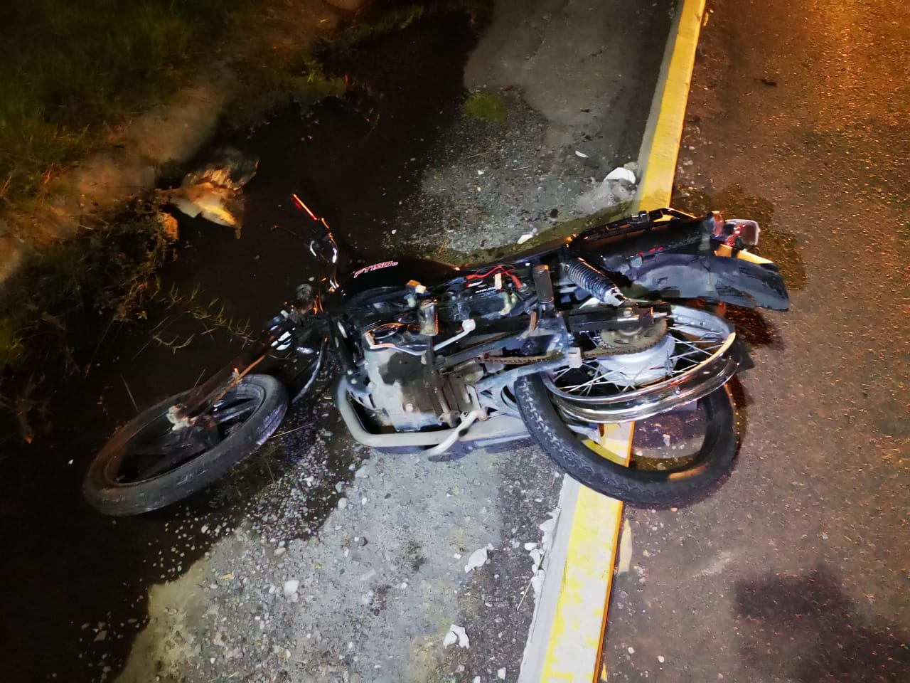 Auto embiste a motociclista y muere en calles de Huejotzingo 