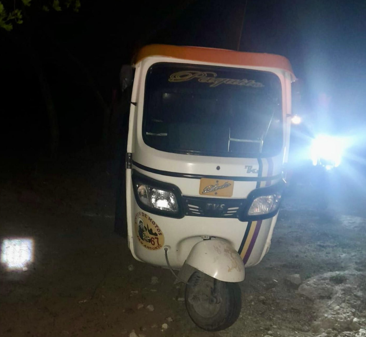 Ladrones abandonan mototaxi que minutos antes robaron en Acatzingo