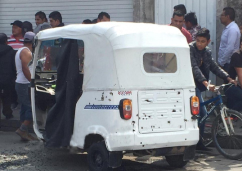 Acribillan a comandante de la policía en mototaxi de Acatzingo