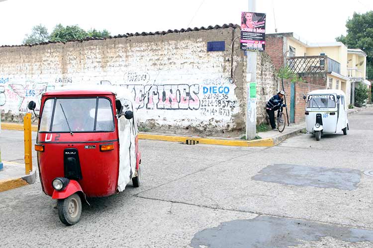 Operación de mototaxis genera disputa entre transportistas de Izúcar